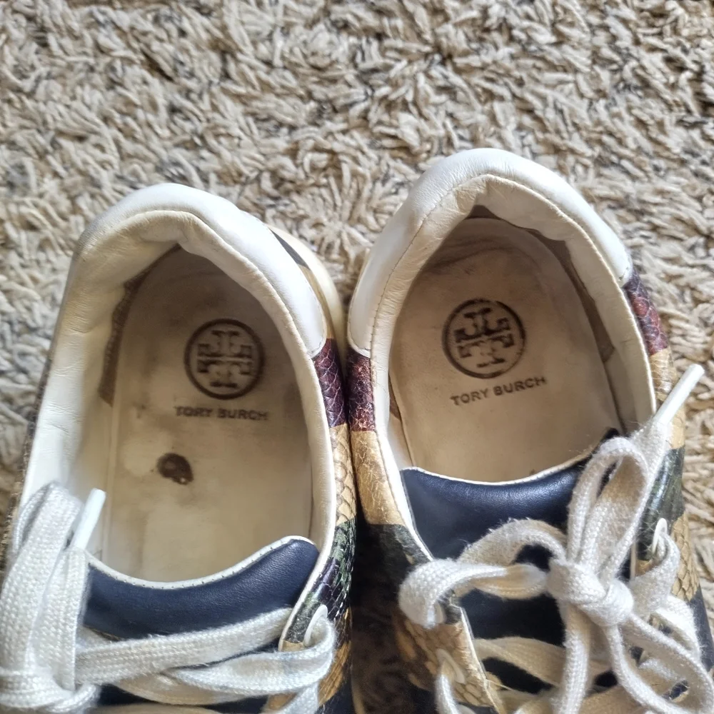 AS IS Tory Burch Howell Court Sneakers Stripped Snake Print Sz 8,5